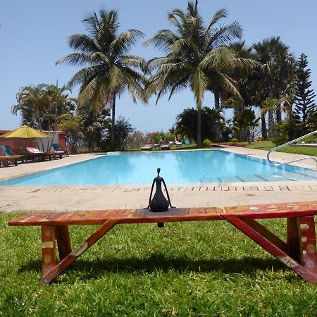 Leo'S Beach Hotel - Adults Only Brufut 外观 照片