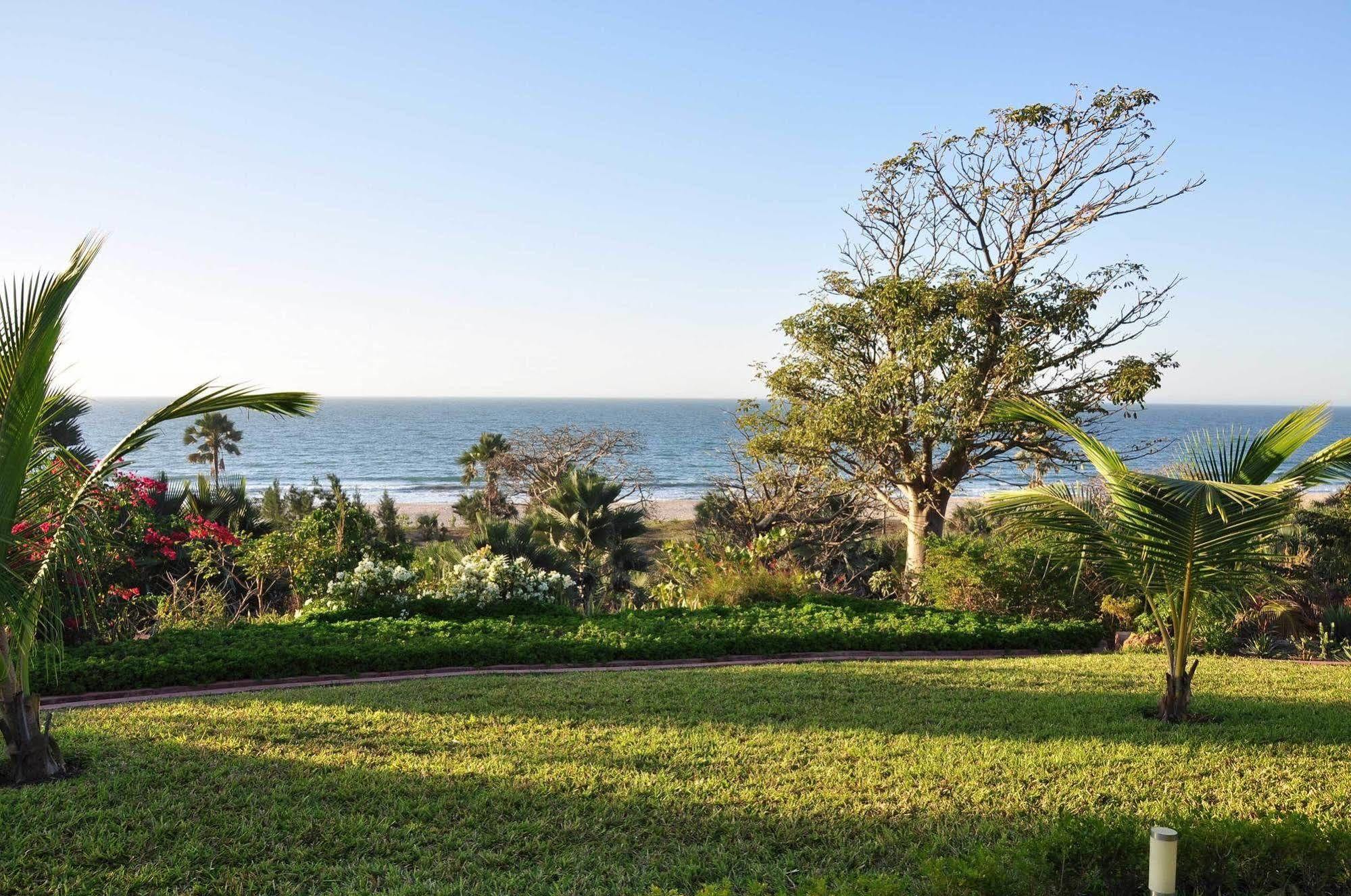 Leo'S Beach Hotel - Adults Only Brufut 外观 照片